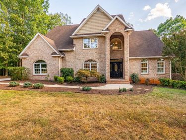 1547 Gilfield Drive, Forest, VA 24551