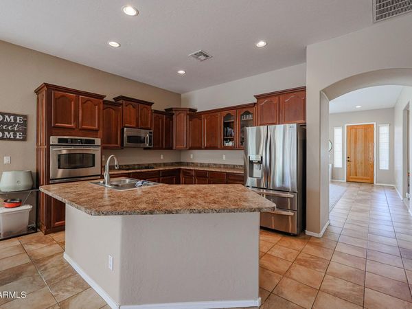 10465 E KNOWLES Avenue, Mesa, AZ 85209
