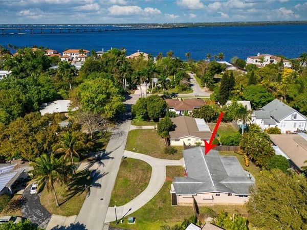 1239 Stadler DR, FORT MYERS, FL 33901
