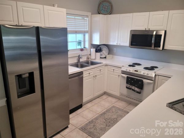 8633 Coralbell Lane, Charlotte, NC 28213