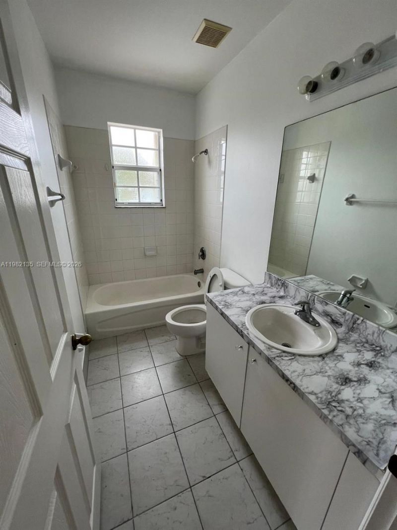 1420 NE 33rd Ave , Unit 201-15, Homestead, FL 33033 Photo