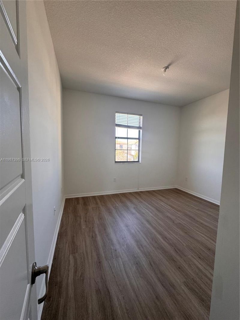 772 NE 191st Ter , Miami, FL 33179 Photo