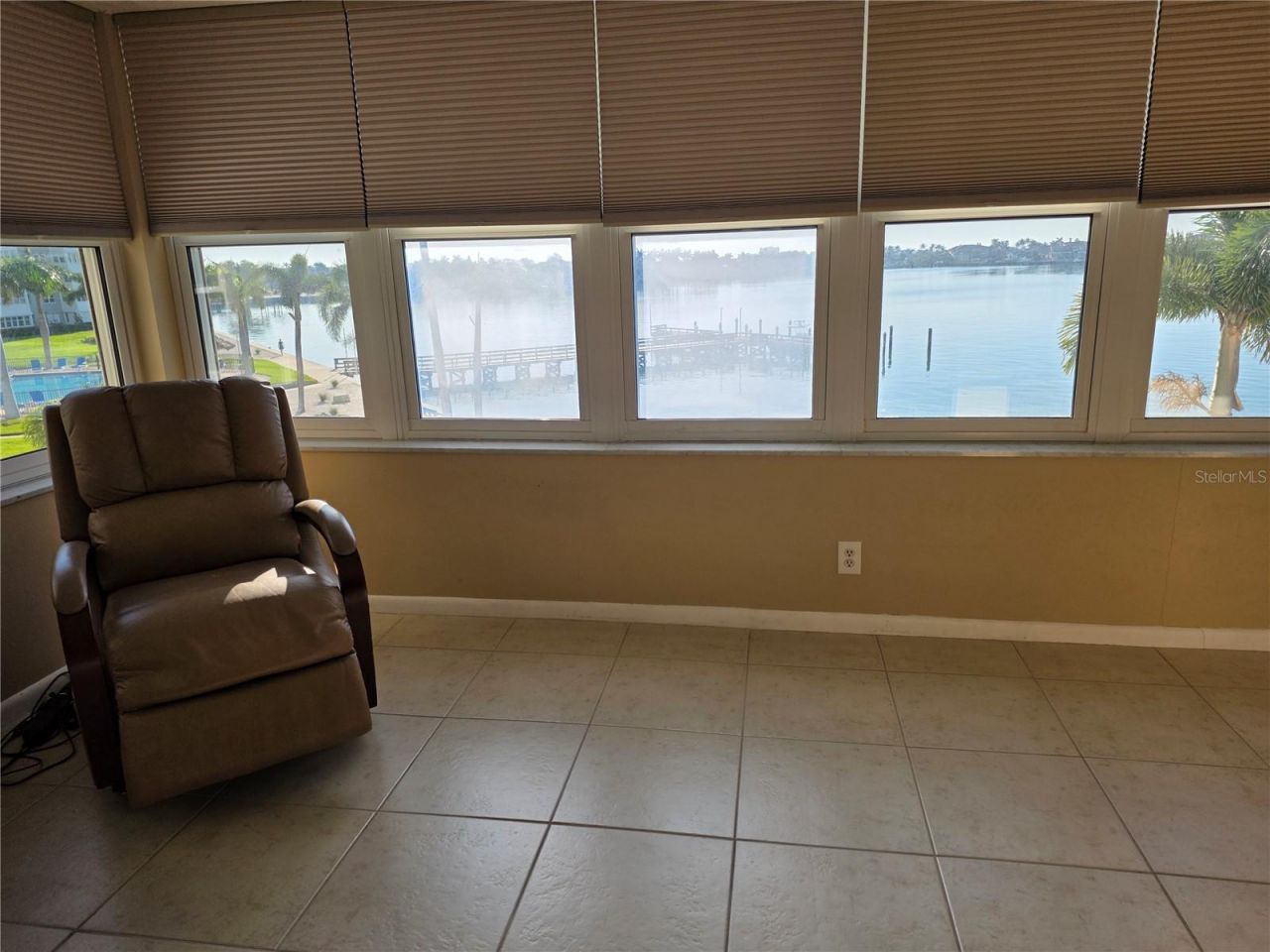 5130 Brittany Drive S, Unit 301, Saint Petersburg, FL 33715 Photo