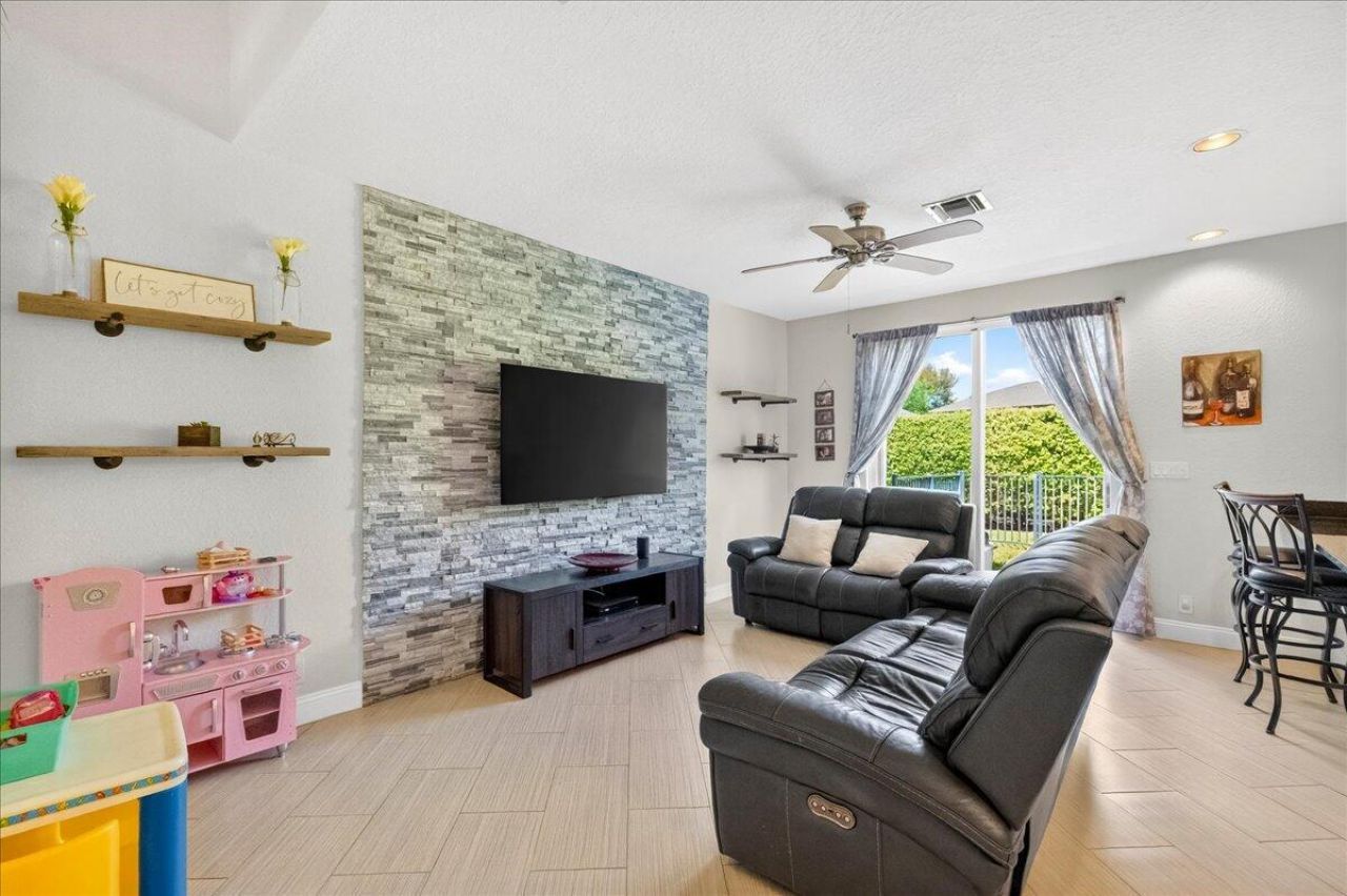 117 Spruce Street, Boynton Beach, FL 33426 Photo