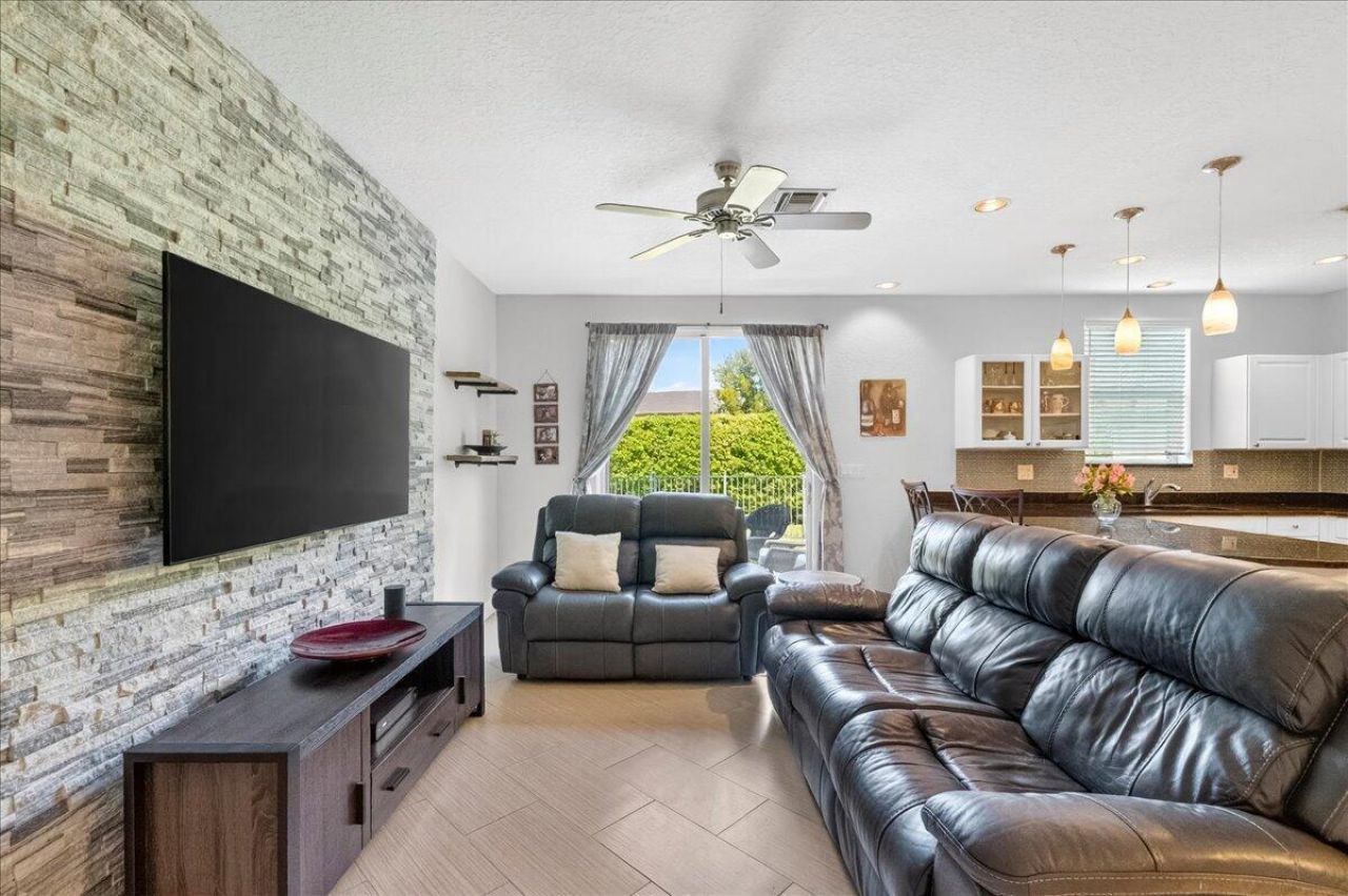 117 Spruce Street, Boynton Beach, FL 33426 Photo