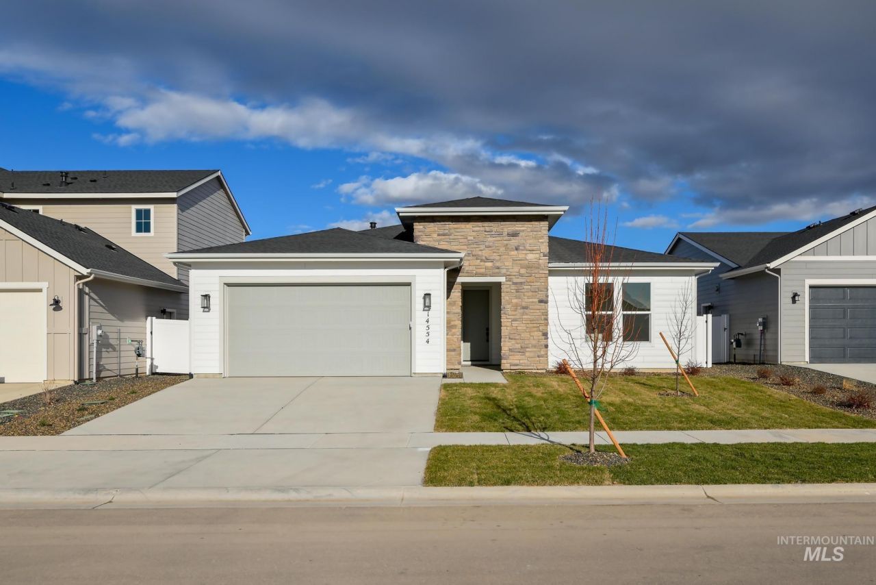 2606 N Morehouse Ave, Eagle, ID 83616 Main Photo