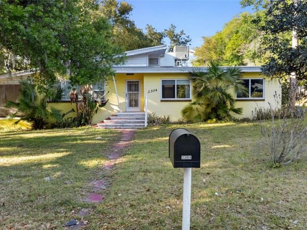 2304 VINE STREET , LEESBURG, FL 34748