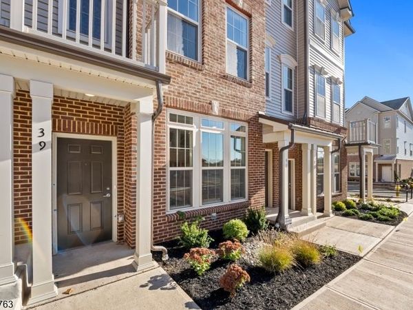 39 Robeson St, Somerville, NJ 08876