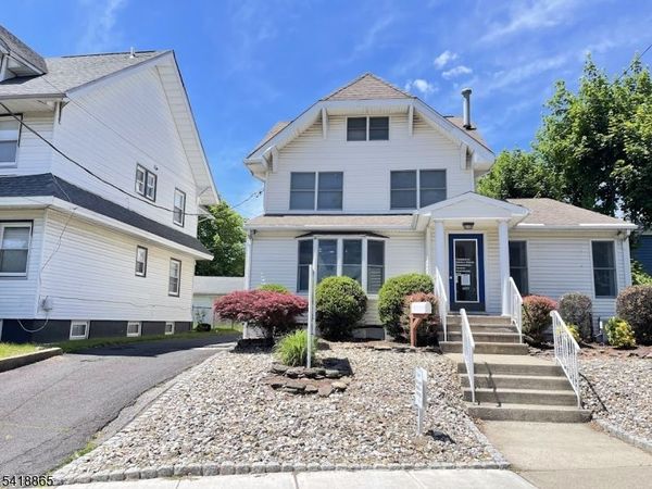 697 Kearny Ave, Kearny, NJ 07032