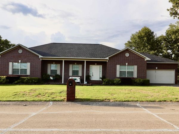 1710 Royal Oaks Drive, Malvern, AR 72104