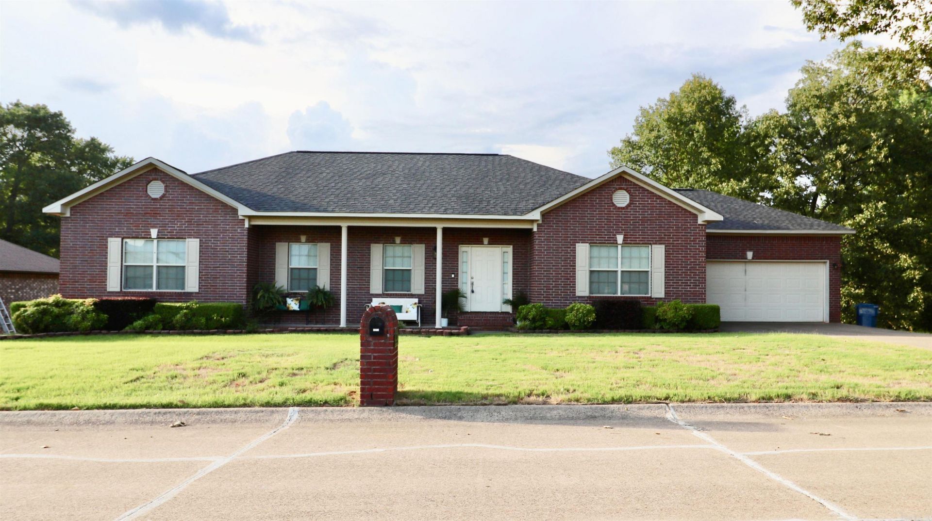1710 Royal Oaks Drive Malvern, AR 72104