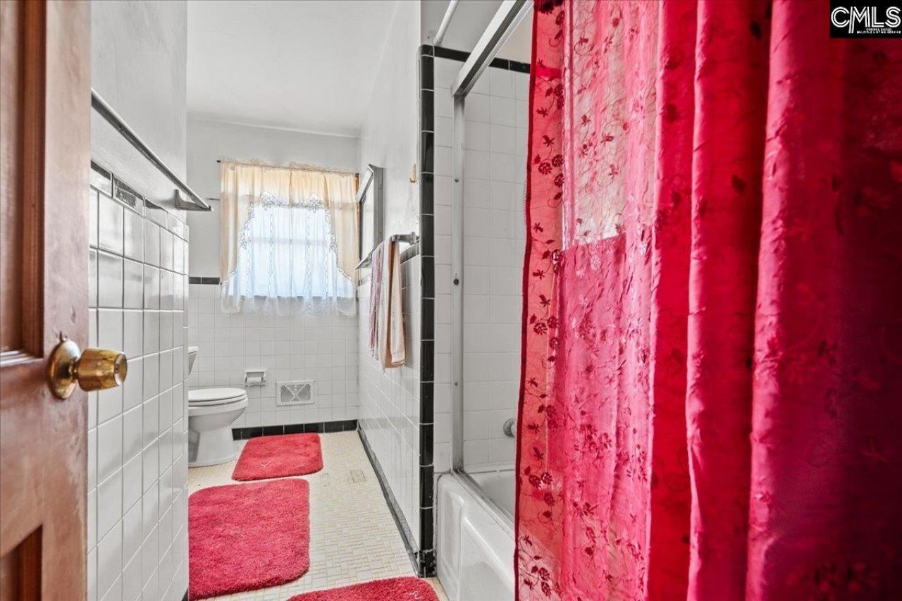 2013 Maple Drive  Photo 6