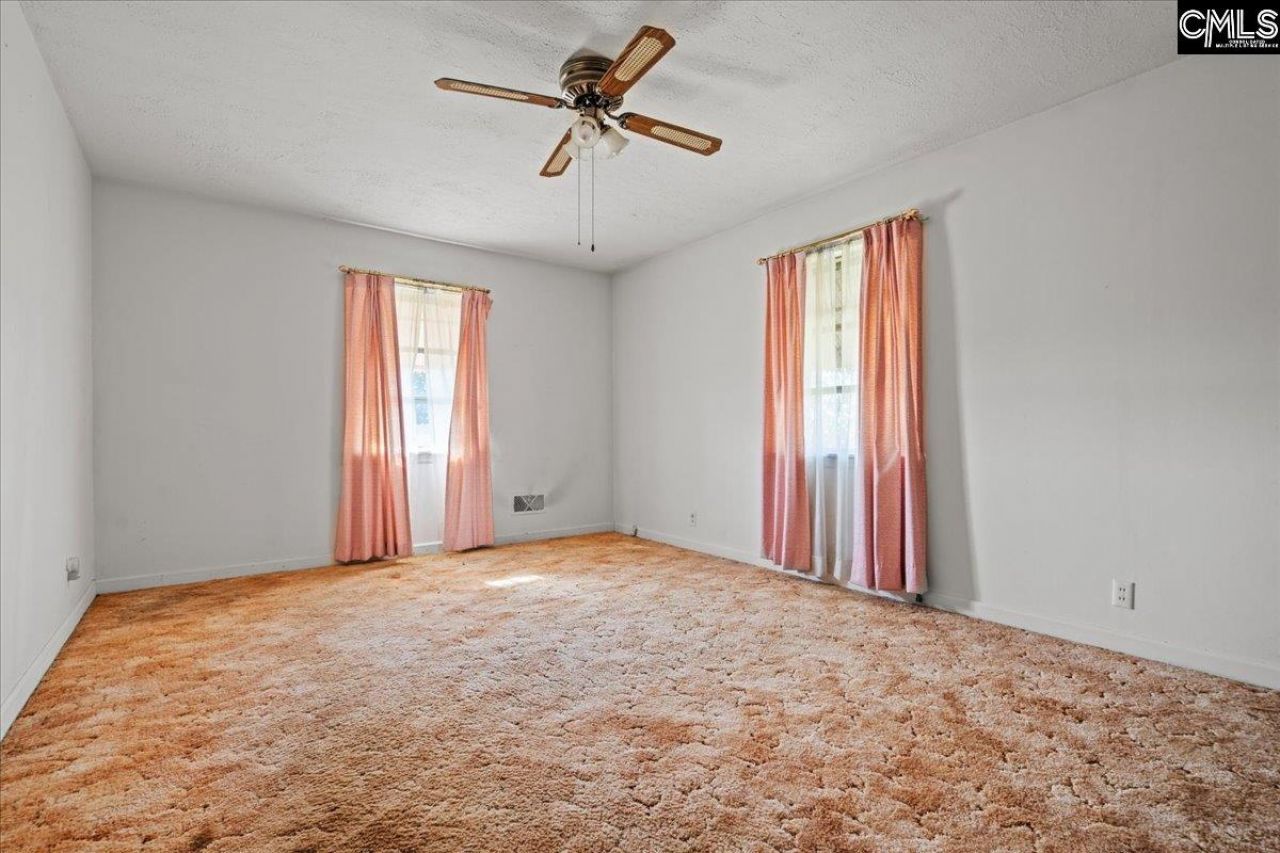 2013 Maple Drive  Photo 8