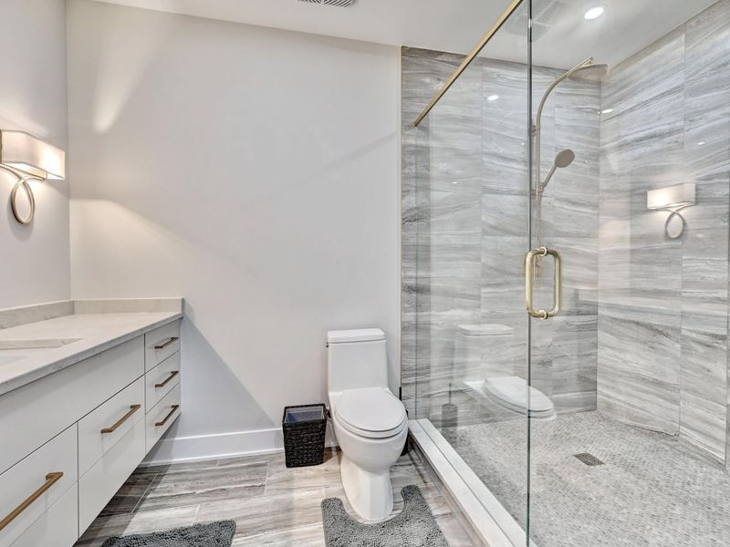 600 Ovation Way, Unit 410 & 411, Newport, KY 41071 Photo 17