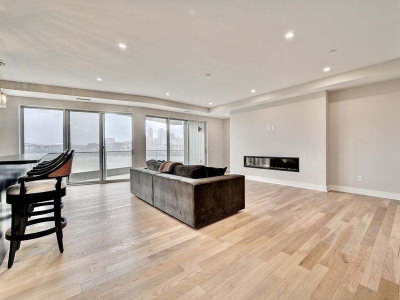 600 Ovation Way, Unit 410 & 411, Newport, KY 41071 Photo 5