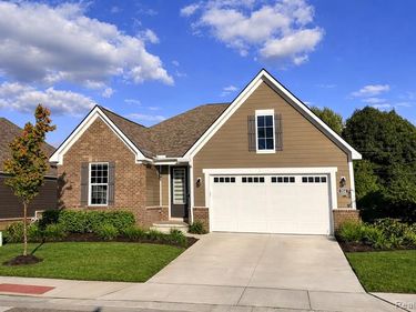 154 Mulberry Lane, Rochester Hills, MI 48309