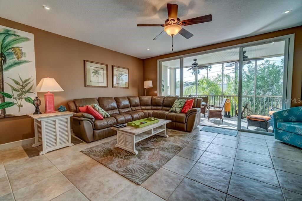 241 17th Street N, Bradenton Beach, FL 34217 Photo