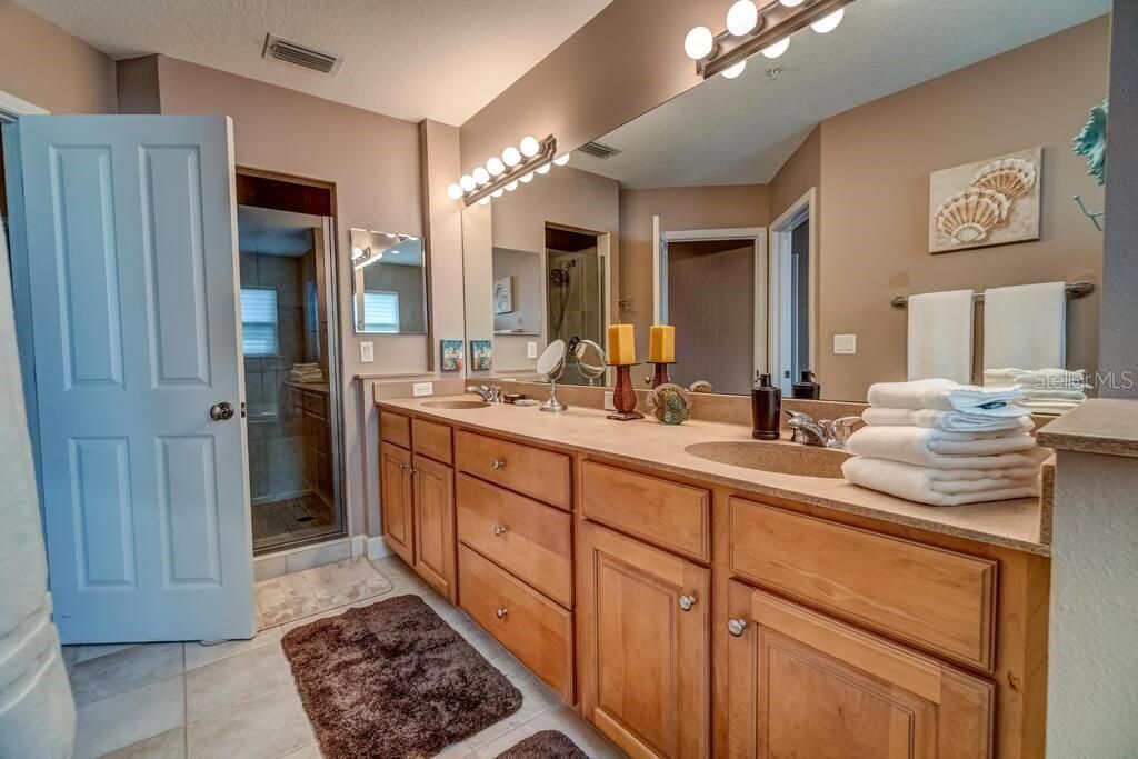 241 17th Street N, Bradenton Beach, FL 34217 Photo