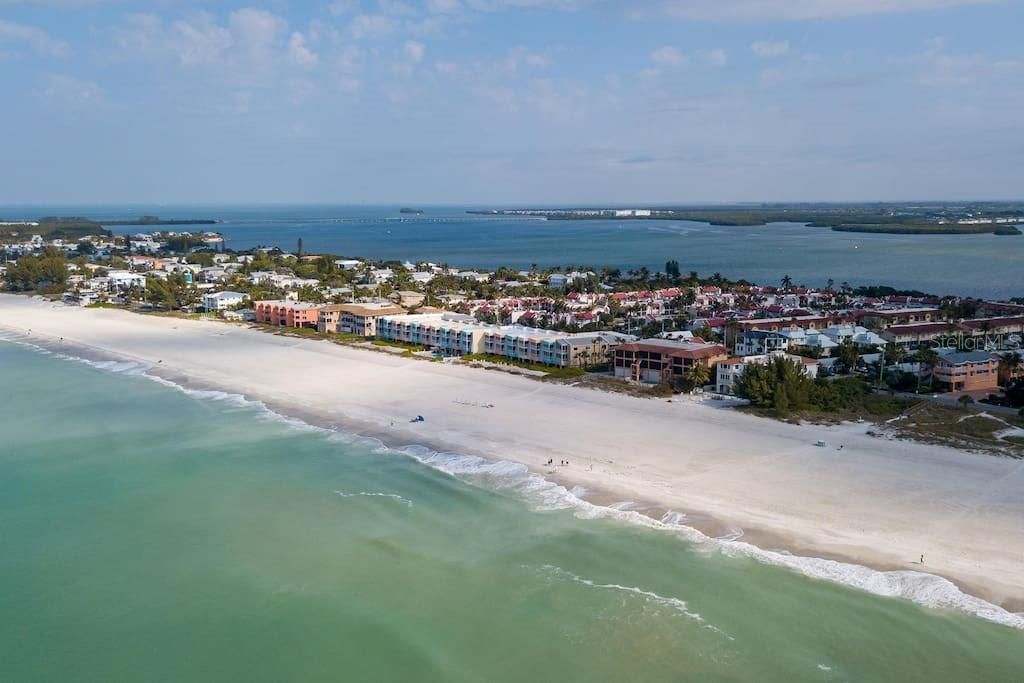 241 17th Street N, Bradenton Beach, FL 34217 Photo