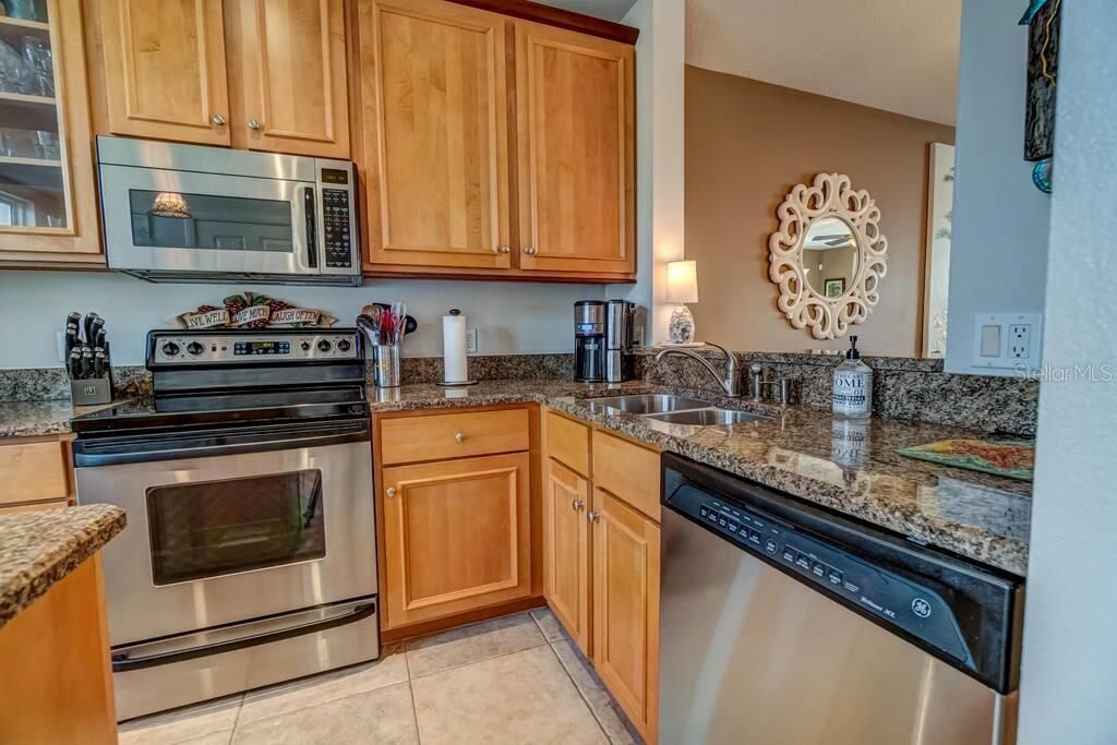 241 17th Street N, Bradenton Beach, FL 34217 Photo