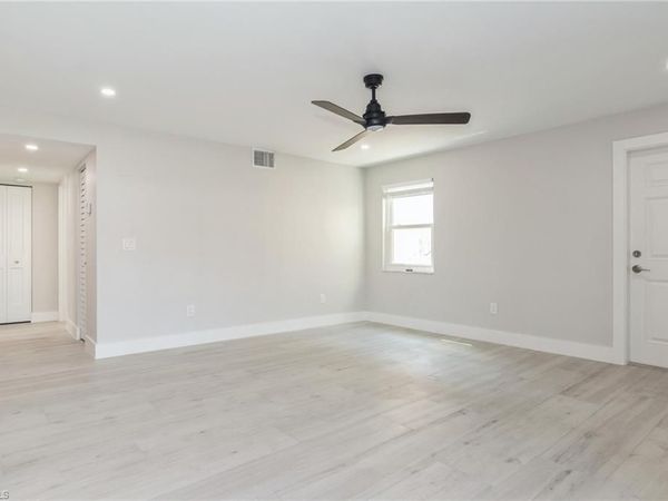 1155 Sandpiper ST, Unit B3, NAPLES, FL 34102