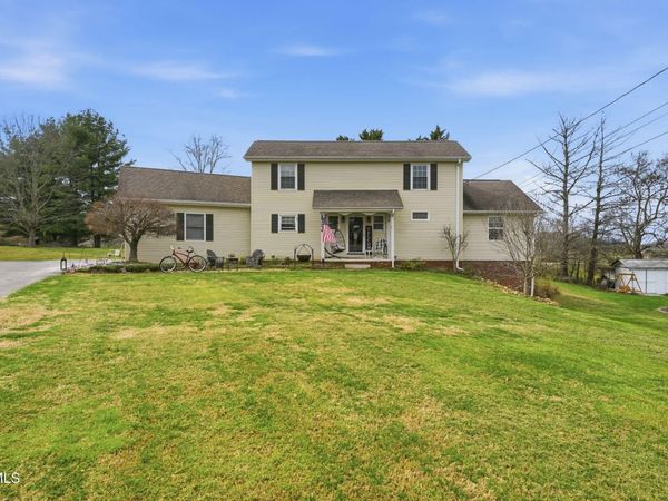 134 Ovalwood Drive, Johnson City, TN 37615