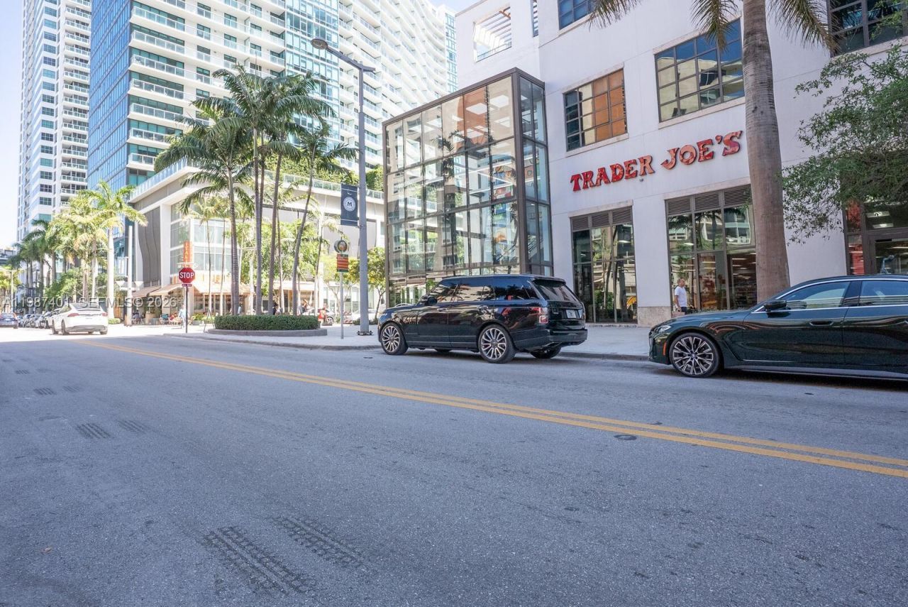 3250 NE 1st Ave , Unit 1006, Miami, FL 33137 Photo