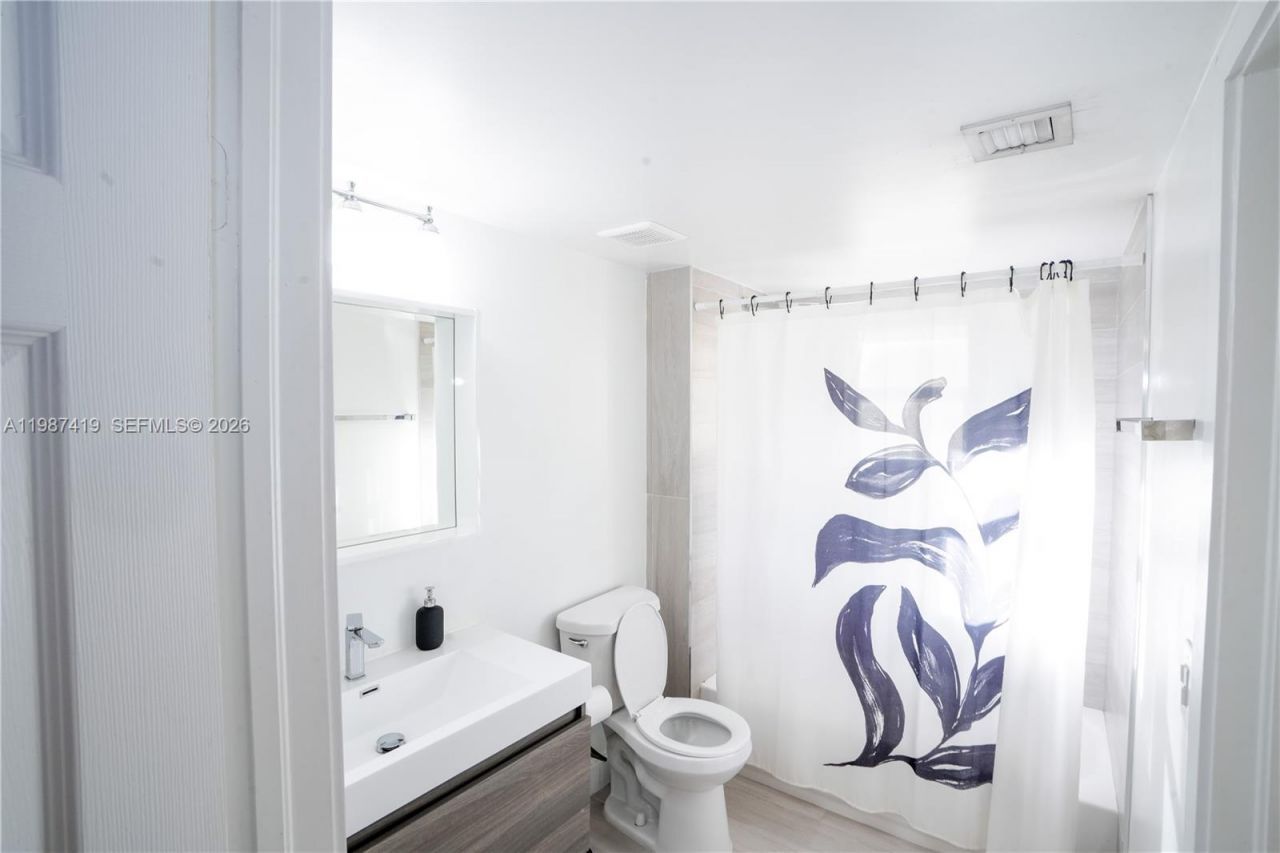 350 NW 19th Ter , Unit 59, Miami, FL 33136 Photo