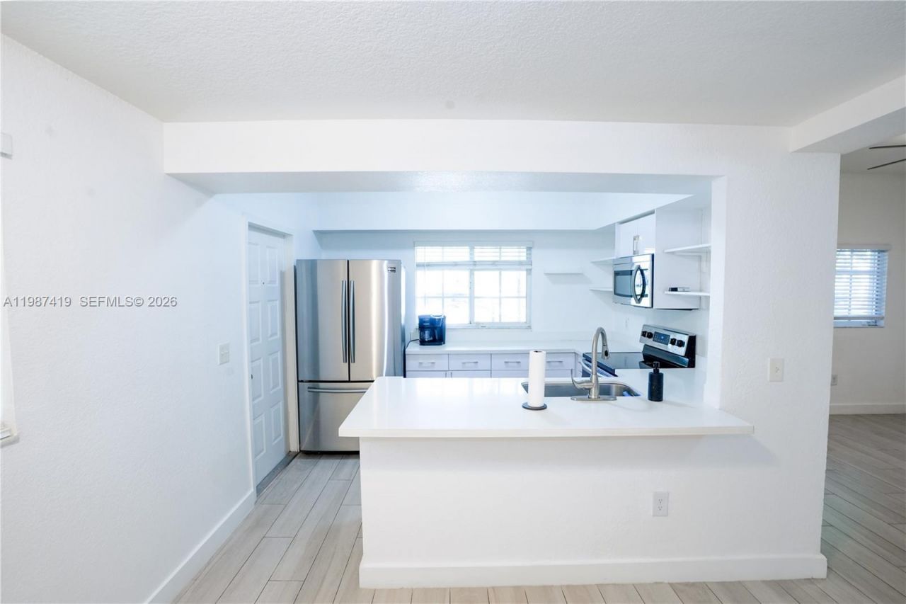 350 NW 19th Ter , Unit 59, Miami, FL 33136 Photo