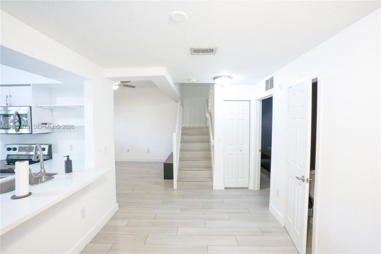 350 NW 19th Ter , Unit 59, Miami, FL 33136 Photo