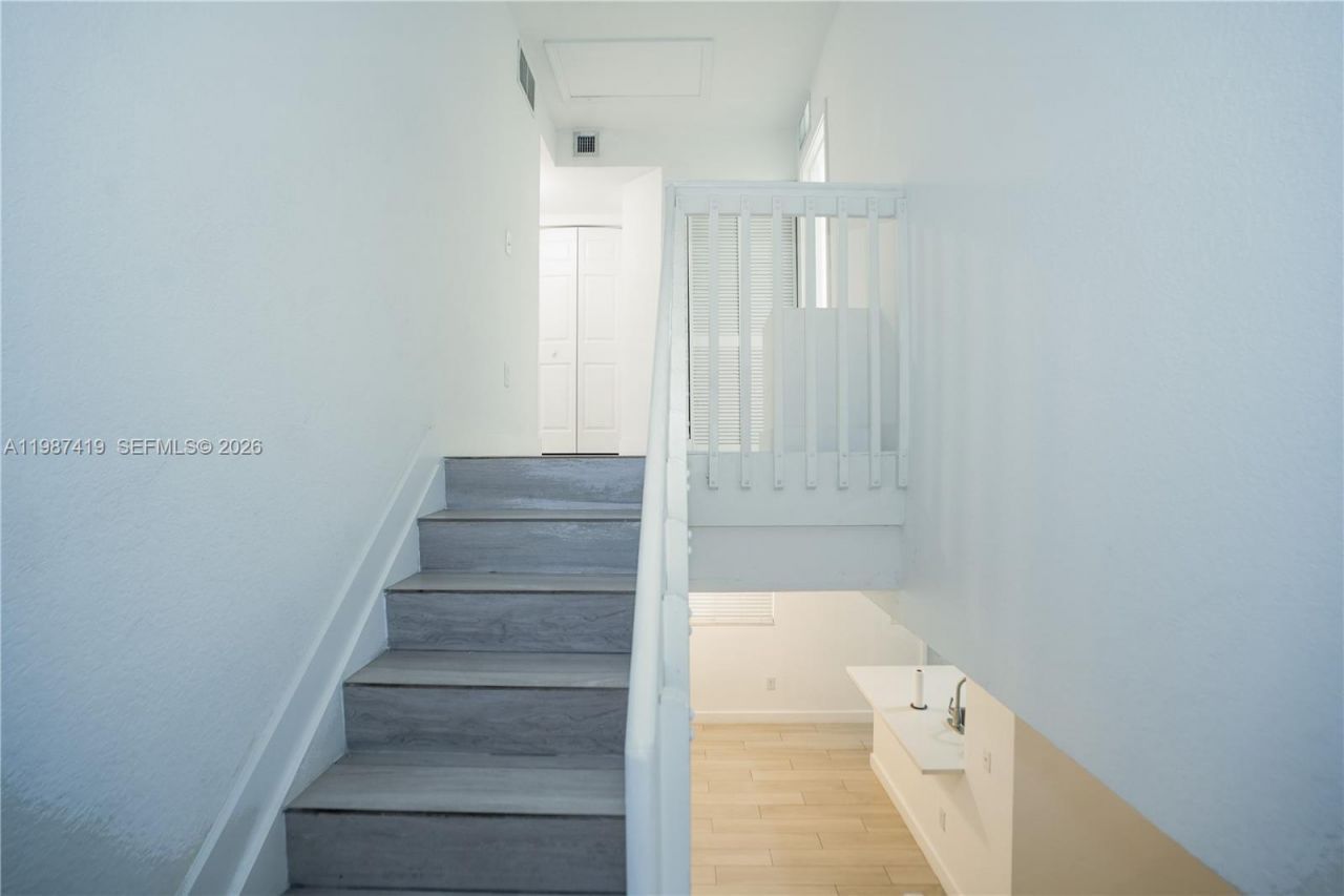 350 NW 19th Ter , Unit 59, Miami, FL 33136 Photo