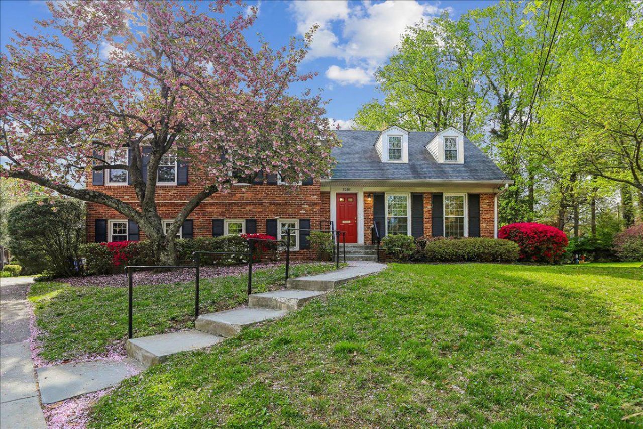 7301 Durbin Terrace, Bethesda, MD 20817 Main Photo