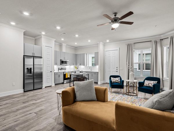 865 Limmer LOOP, Unit 813, Hutto, TX 78634