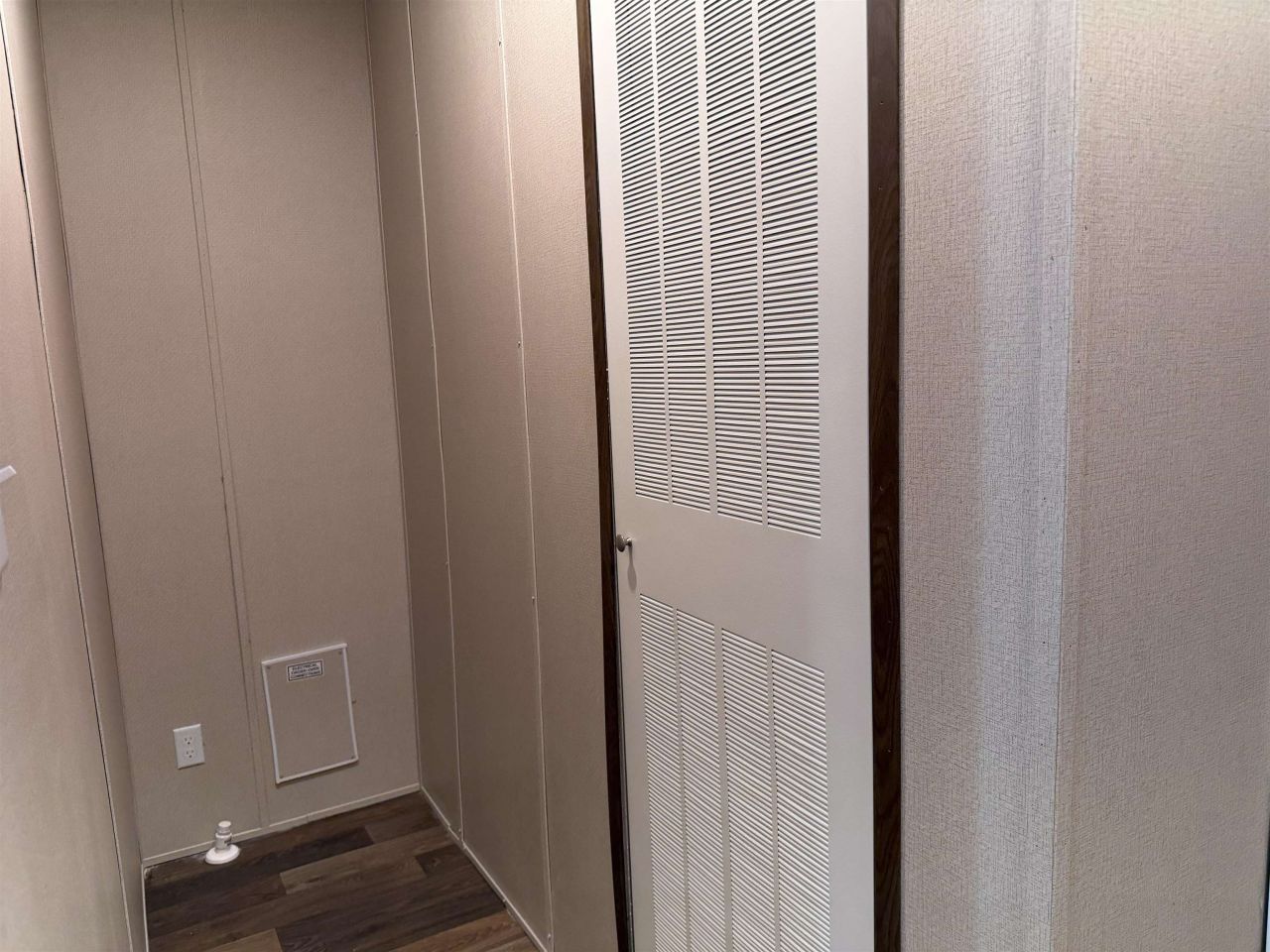 1340 W G Rd. Photo 22