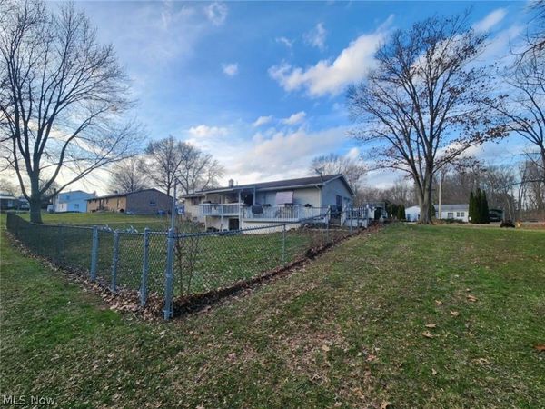 6070 Highton Street SW, Navarre, OH 44662