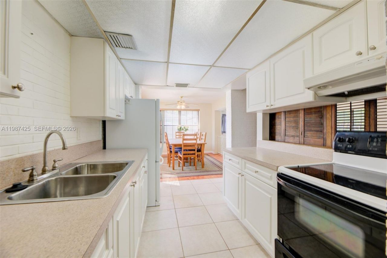 5726 Madison St , Hollywood, FL 33023 Photo