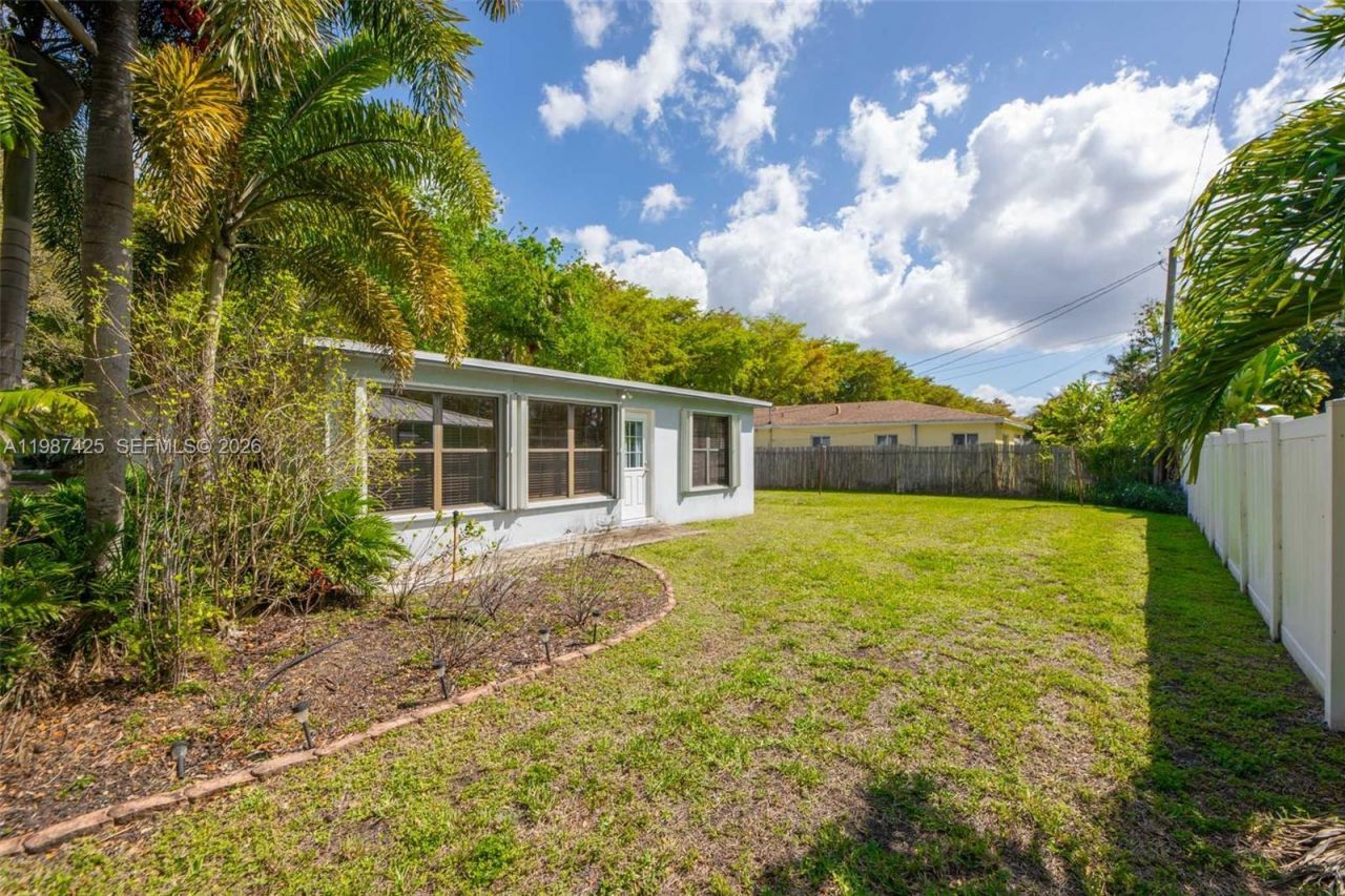 5726 Madison St , Hollywood, FL 33023 Photo