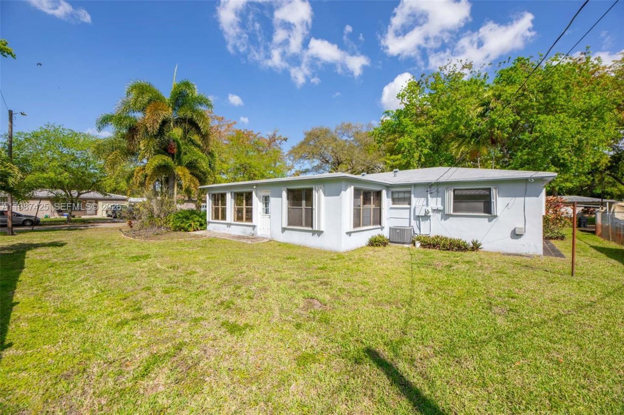 5726 Madison St , Hollywood, FL 33023 Photo