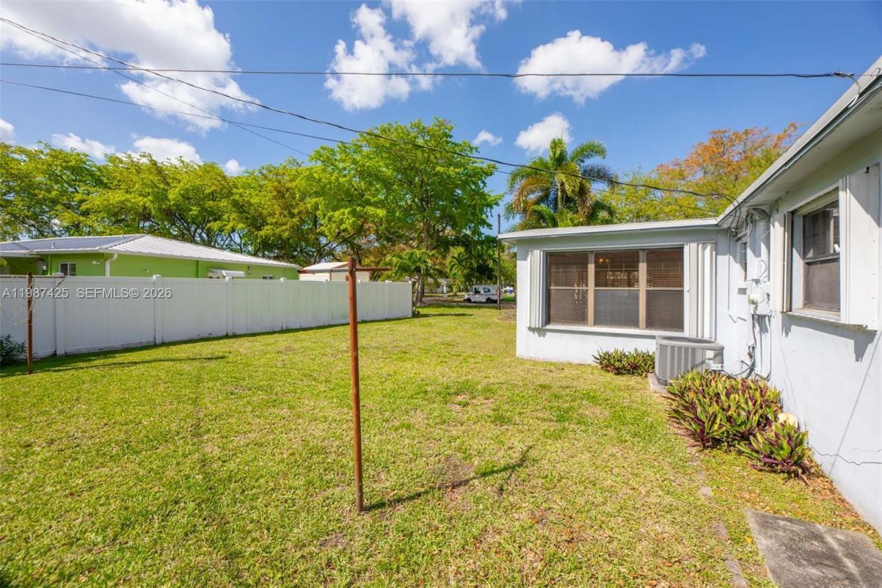 5726 Madison St , Hollywood, FL 33023 Photo