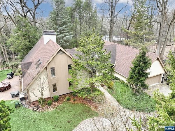 8 Red Rock Trail, SADDLE RIVER, NJ 07458
