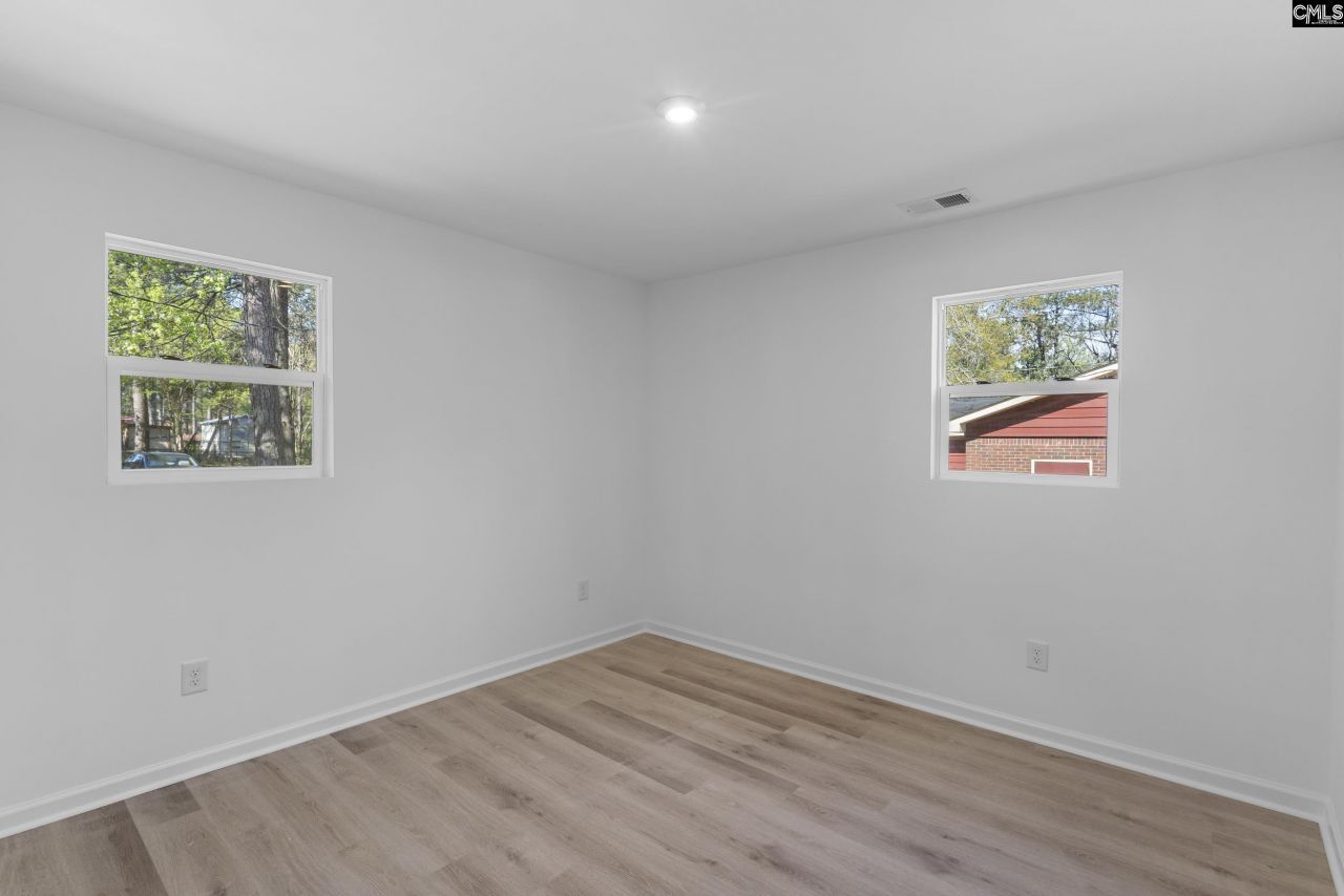 1101 Woodale Circle  Photo 13