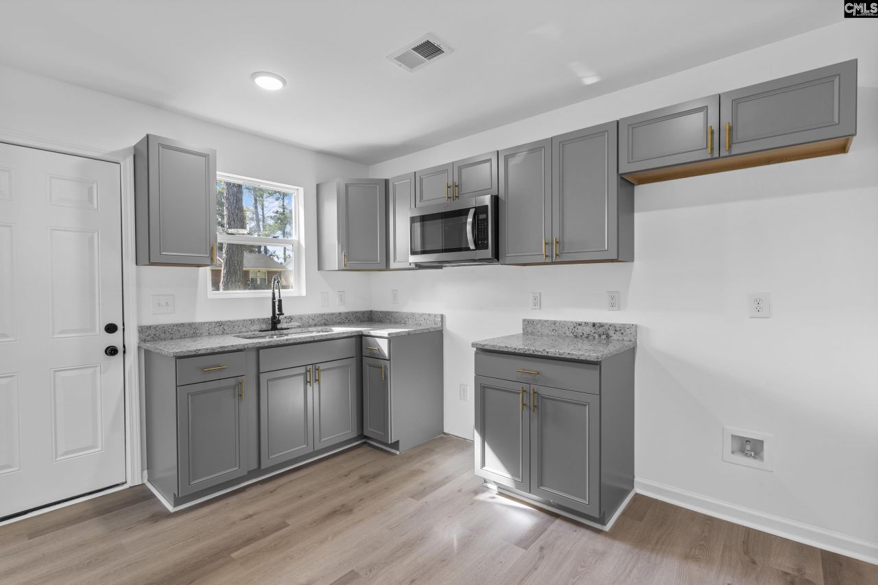 1101 Woodale Circle  Photo 6