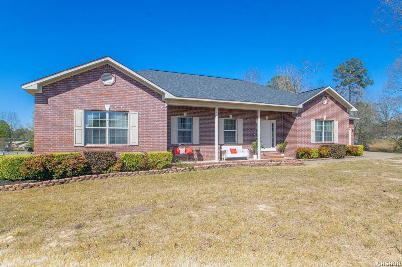 1710 ROYAL OAKS Drive Malvern, AR 72104