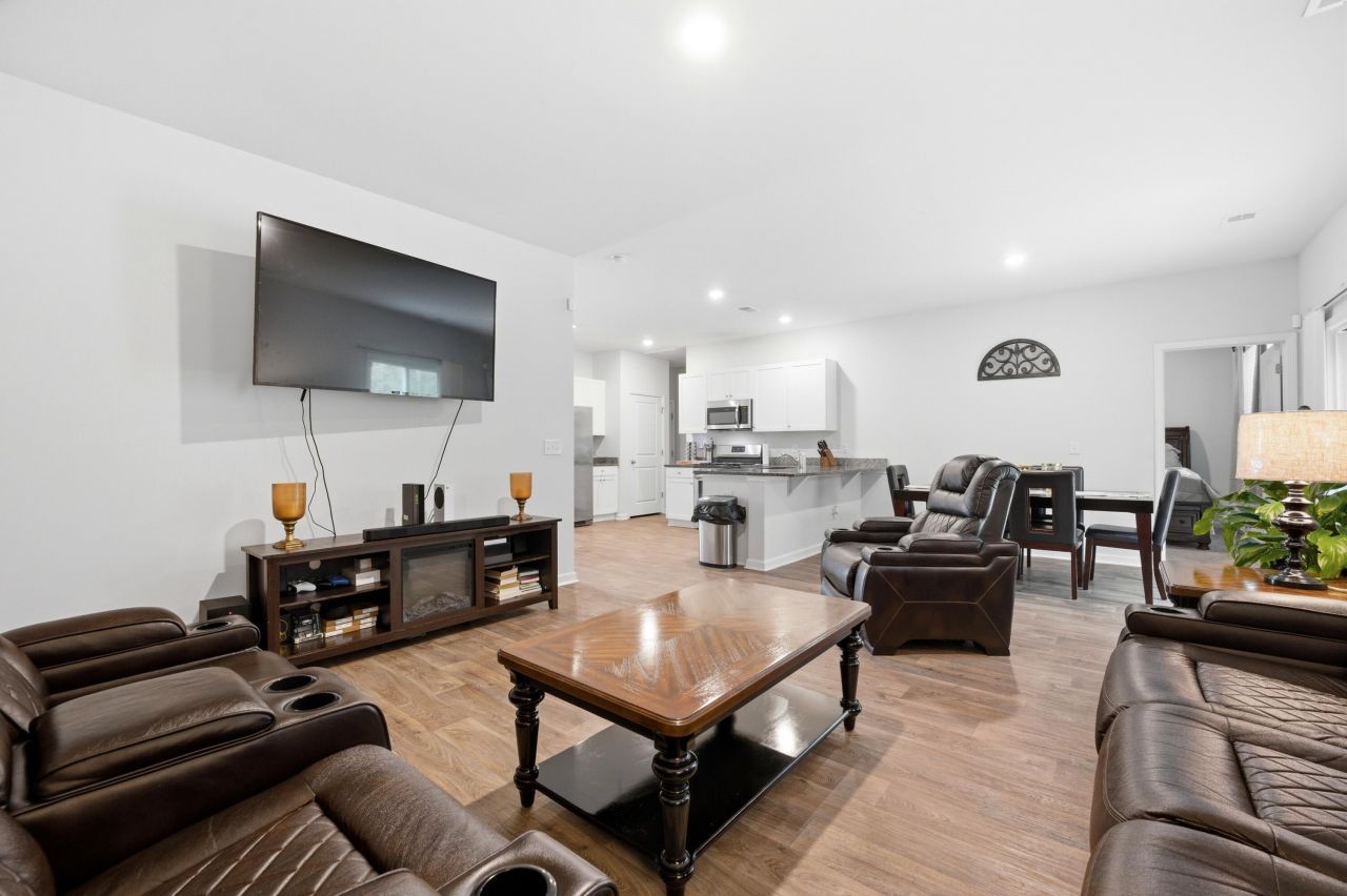 315 Mincy Street Photo 16