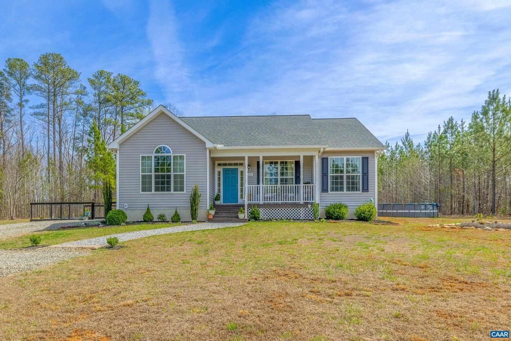 1340 Roundabout Rd, Louisa, VA 23093 Main Photo