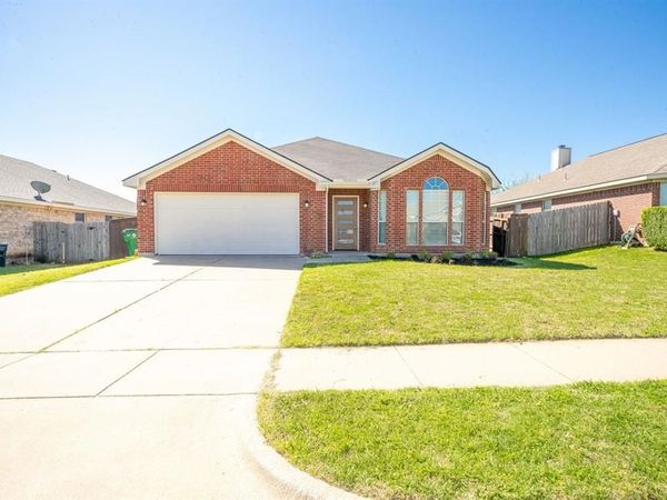 1217 Meadow Glen, Crowley, TX 76036