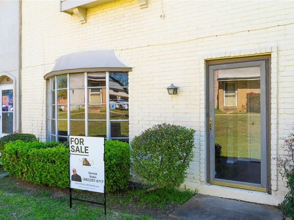 65 W Townhouse Lane, Unit 17, Grand Prairie, TX 75052