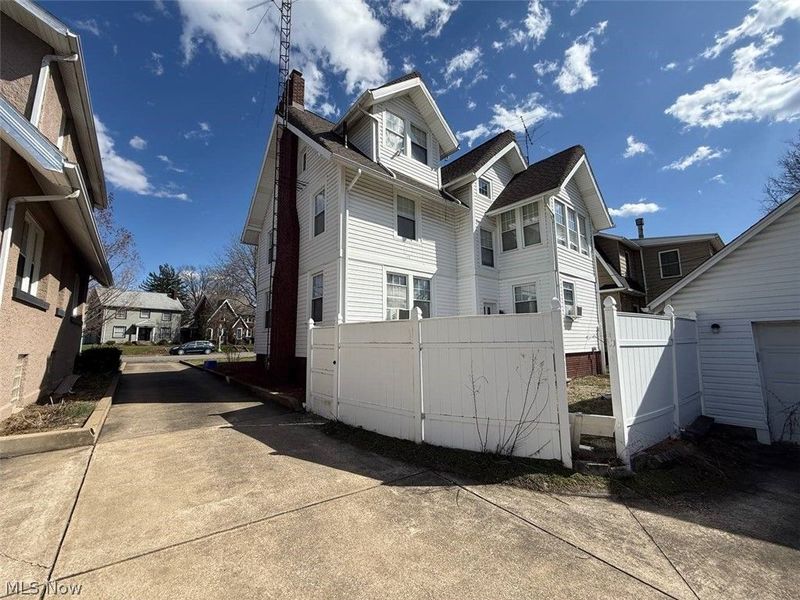 1437 Ridge Road NW, Canton, OH 44703 Photo 3