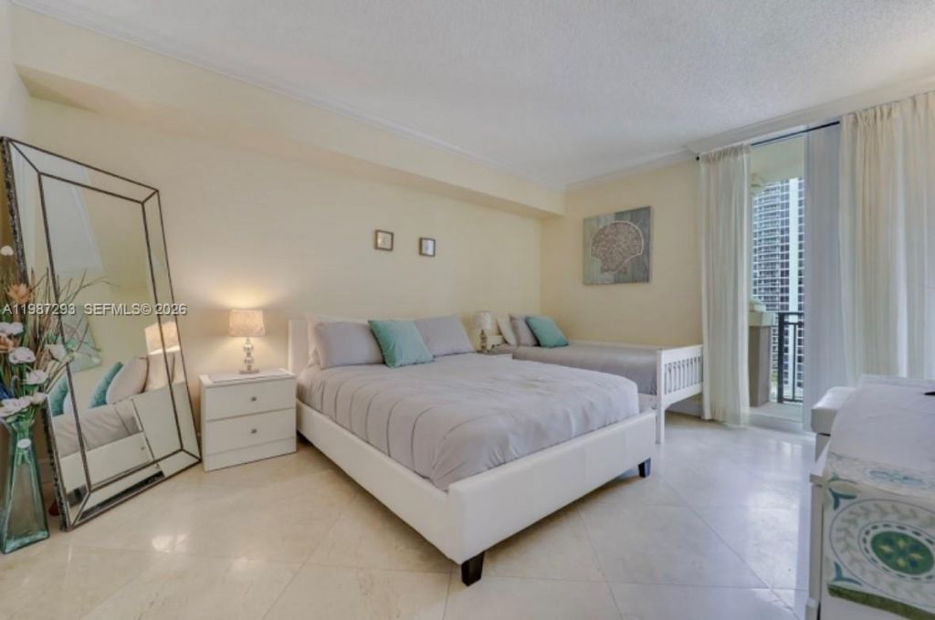 17555 Atlantic Blvd , Unit 1205, Sunny Isles Beach, FL 33160 Photo