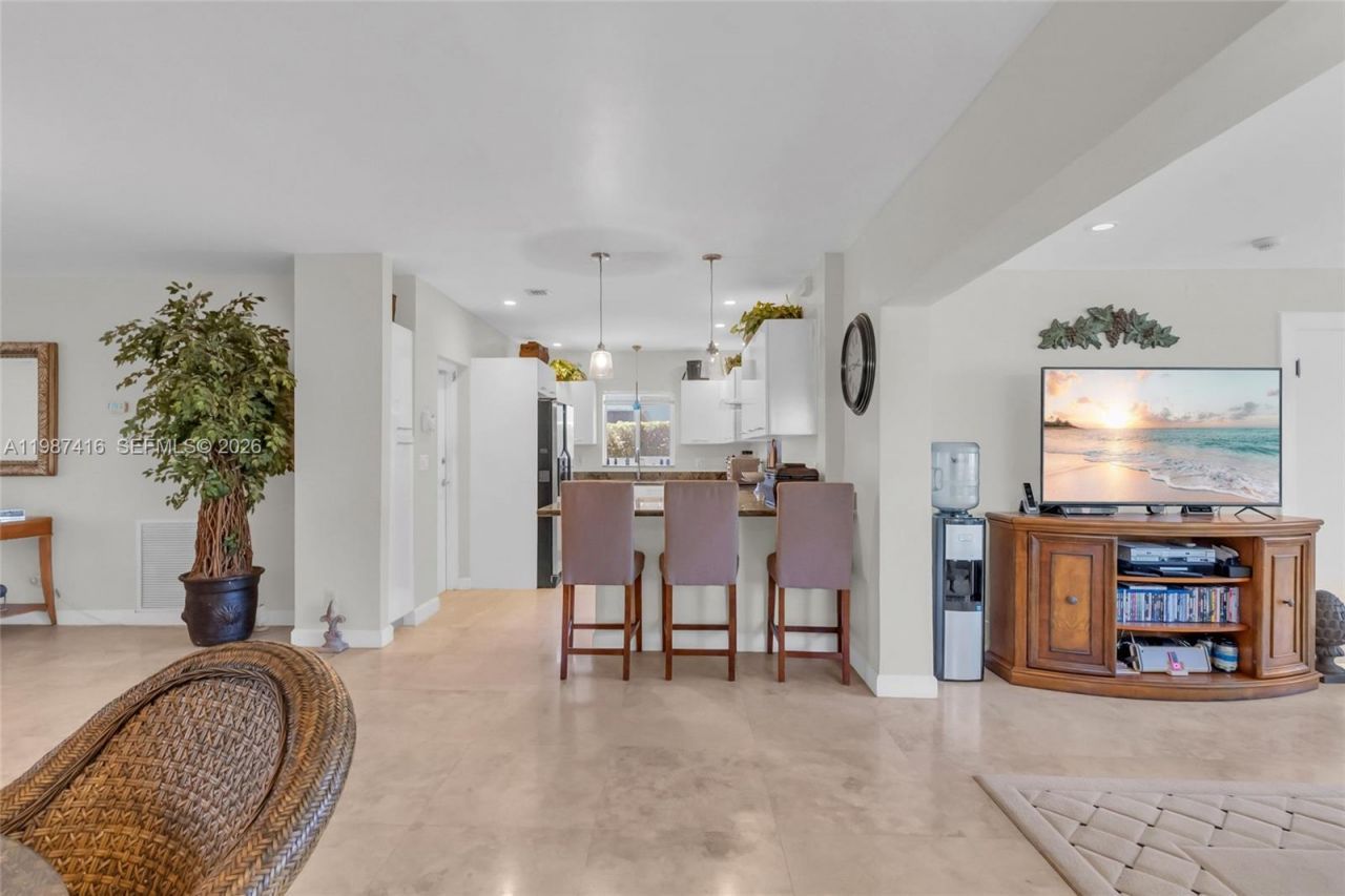 1995 Ixora Rd , North Miami, FL 33181 Photo